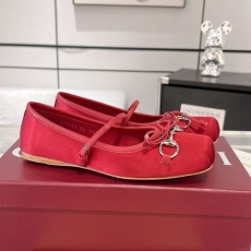 Gucci Flat Shoes